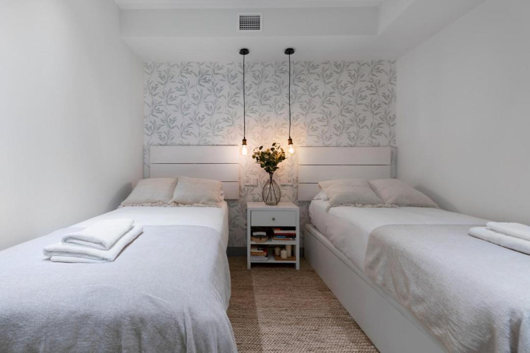 2 Bedrooms 1 Bathroom Furnished - Justicia - Executive Style - Mintystay Мадрид Екстериор снимка